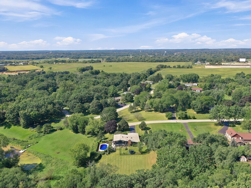 1402 Appaloosa Trail Mchenry IL 60051