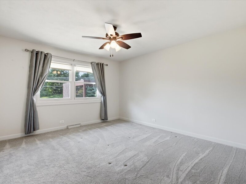 6 Meadowood Drive Oak Brook IL 60523