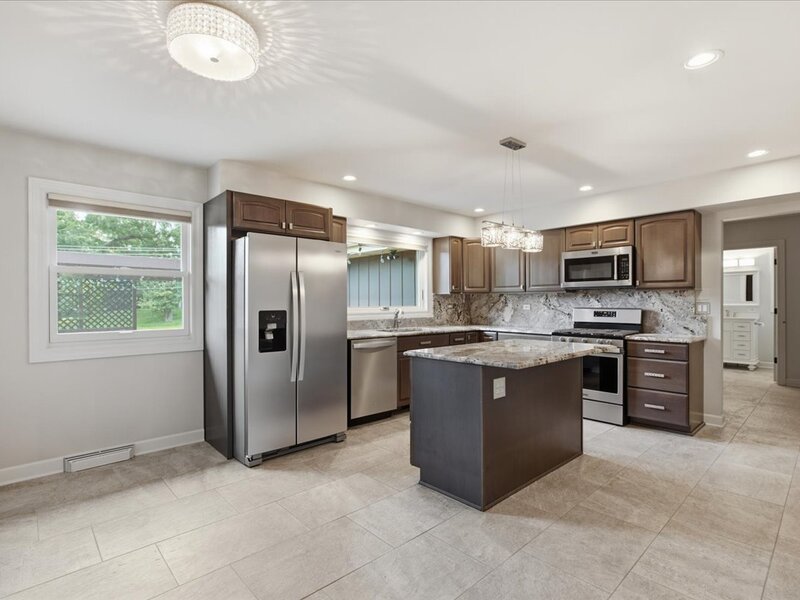 6 Meadowood Drive Oak Brook IL 60523