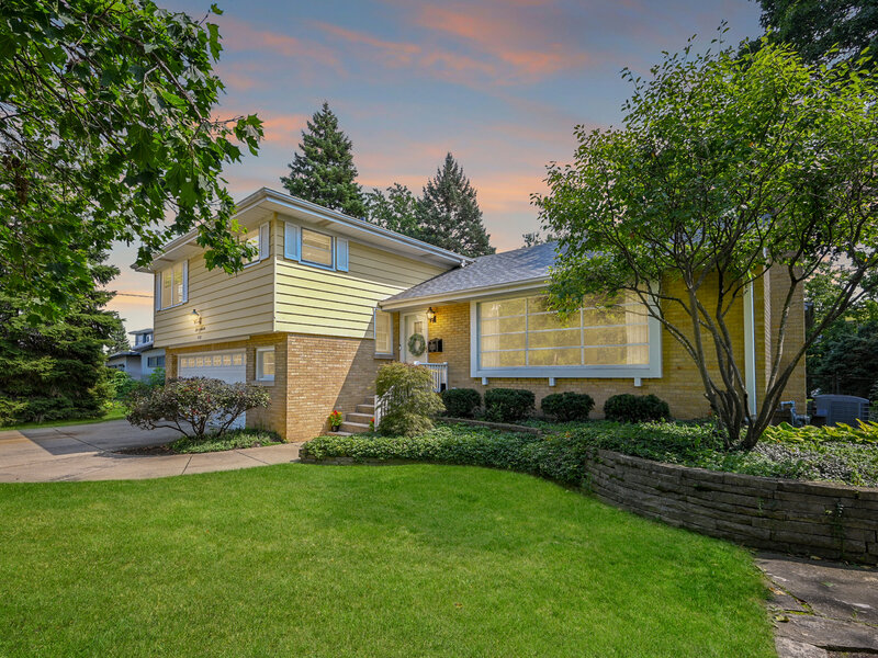 218 W Elm Street Wheaton IL 60189