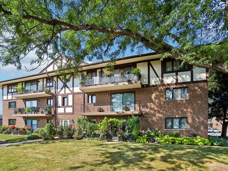 11009 S Theresa Circle Palos Hills IL 60465