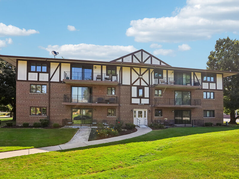 11009 S Theresa Circle Palos Hills IL 60465
