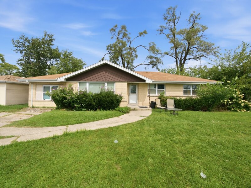 9342 S 76th Avenue Hickory Hills IL 60457
