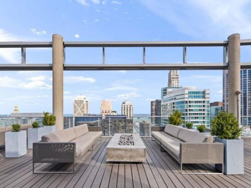 600 N Fairbanks Court Chicago IL 60611