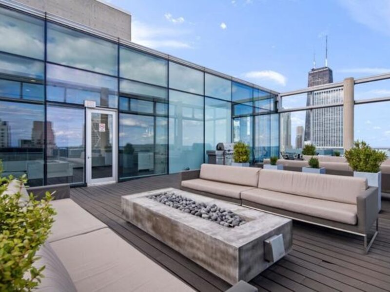 600 N Fairbanks Court Chicago IL 60611
