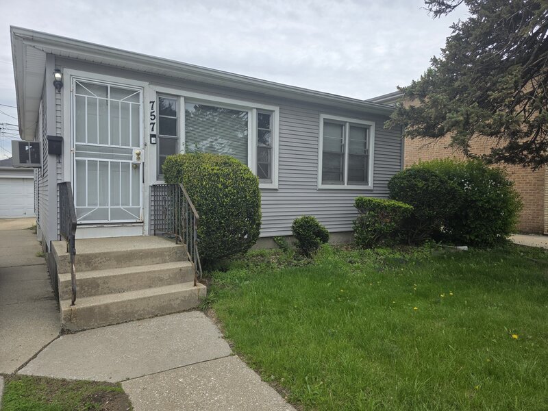 757 Newell Avenue Calumet City IL 60409