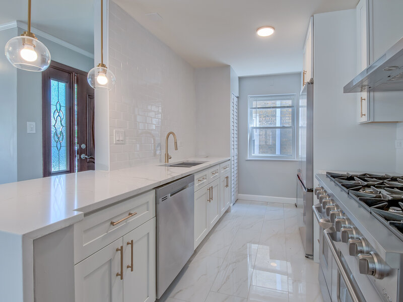 2741 W Chase Avenue Chicago IL 60645
