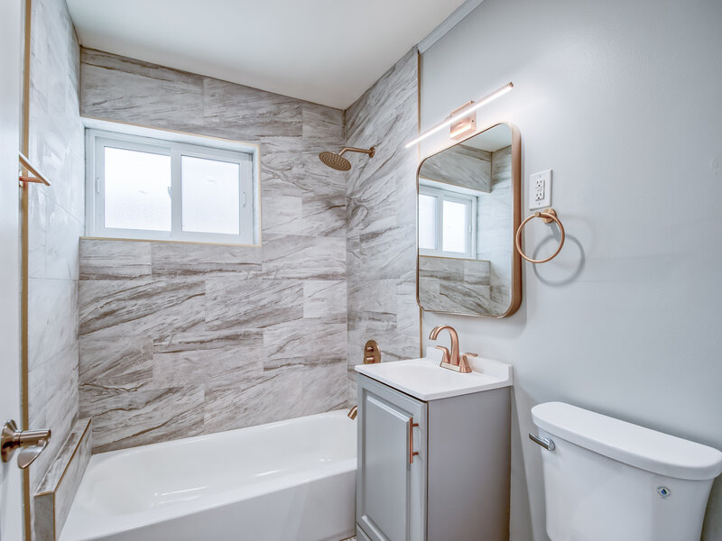 2741 W Chase Avenue Chicago IL 60645