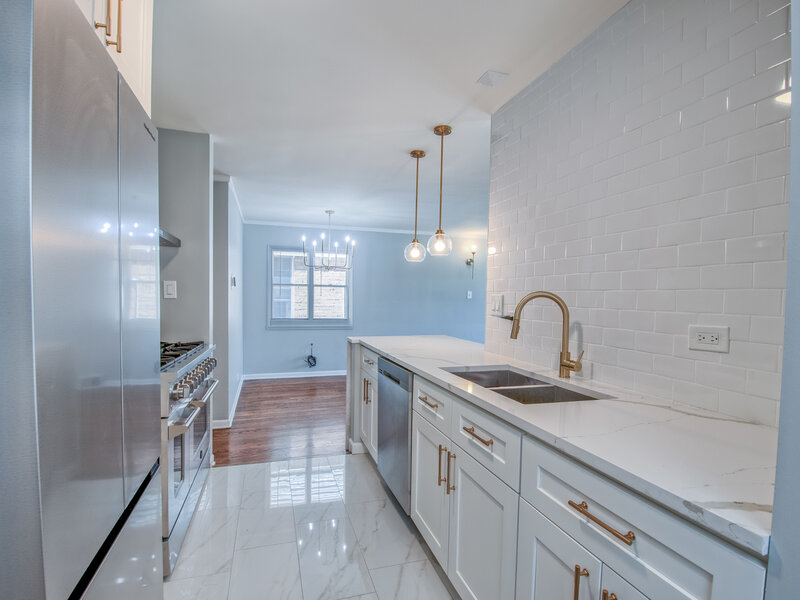 2741 W Chase Avenue Chicago IL 60645