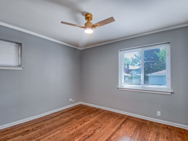 2741 W Chase Avenue Chicago IL 60645