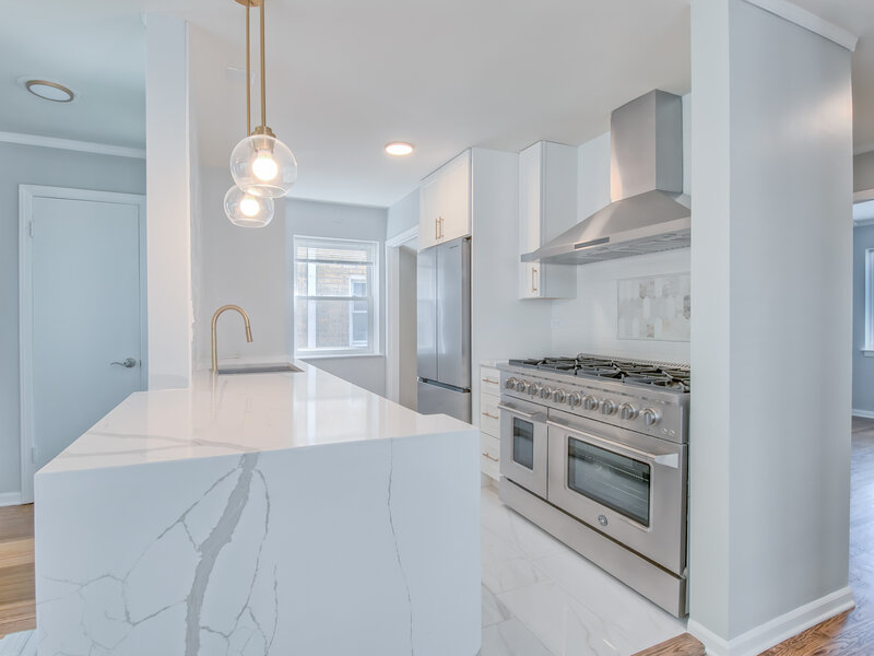 2741 W Chase Avenue Chicago IL 60645