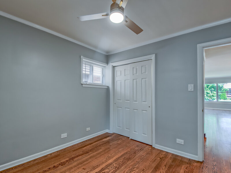 2741 W Chase Avenue Chicago IL 60645