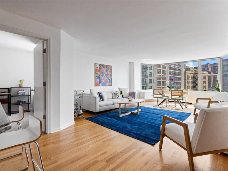 525 W Hawthorne Place Chicago IL 60657