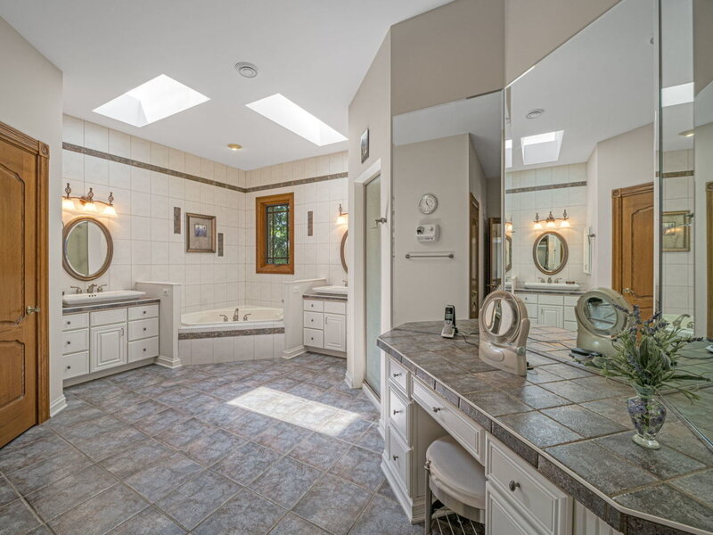 24092 W Old Oak Drive Mundelein IL 60060