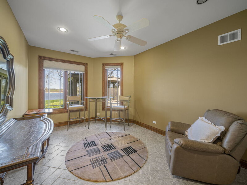 24092 W Old Oak Drive Mundelein IL 60060