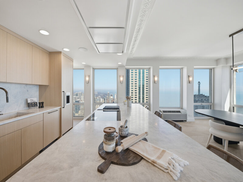 111 E Chestnut Street Chicago IL 60611