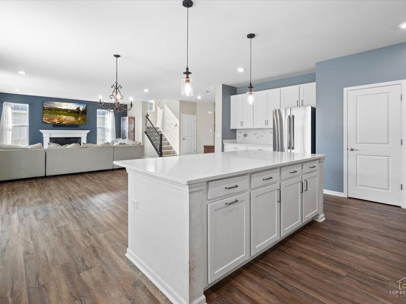 3617 Emerald Road Elgin IL 60124