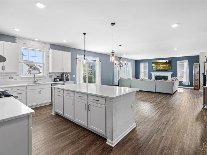 3617 Emerald Road Elgin IL 60124
