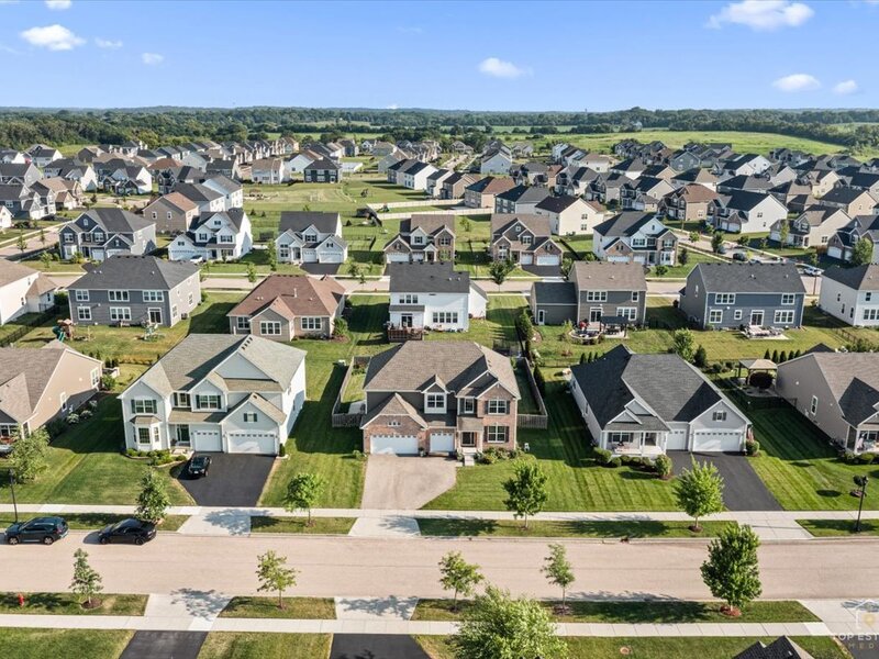 3617 Emerald Road Elgin IL 60124