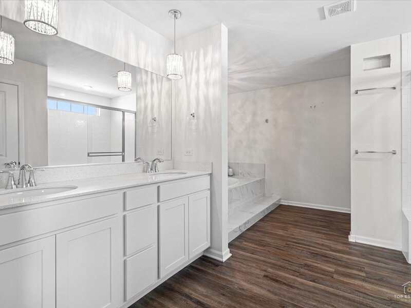 3617 Emerald Road Elgin IL 60124