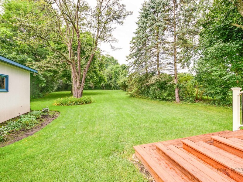 136 Washington Circle Lake Forest IL 60045