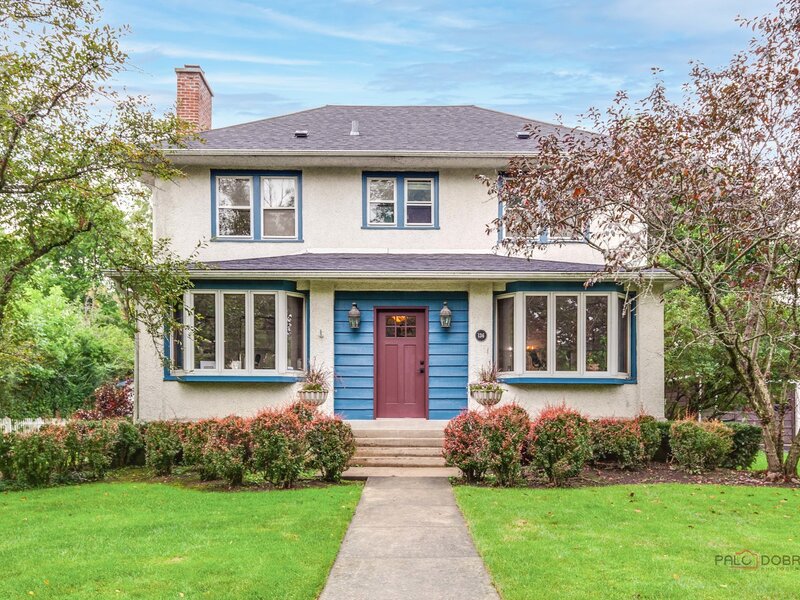 136 Washington Circle Lake Forest IL 60045