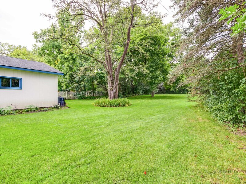 136 Washington Circle Lake Forest IL 60045