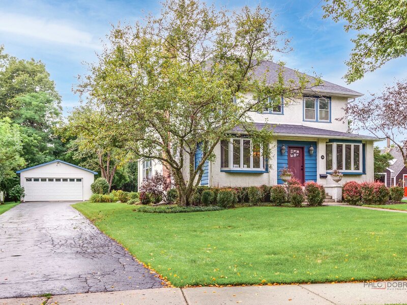 136 Washington Circle Lake Forest IL 60045