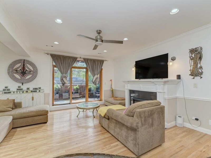 4222 S King Drive Chicago IL 60653