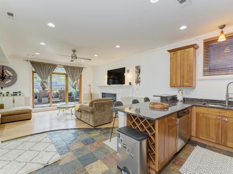 4222 S King Drive Chicago IL 60653