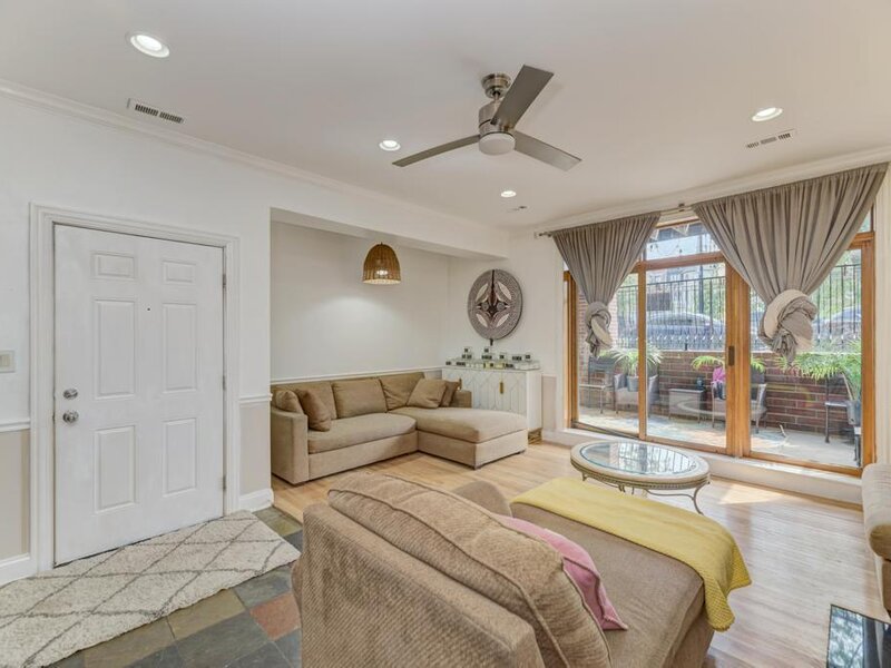 4222 S King Drive Chicago IL 60653