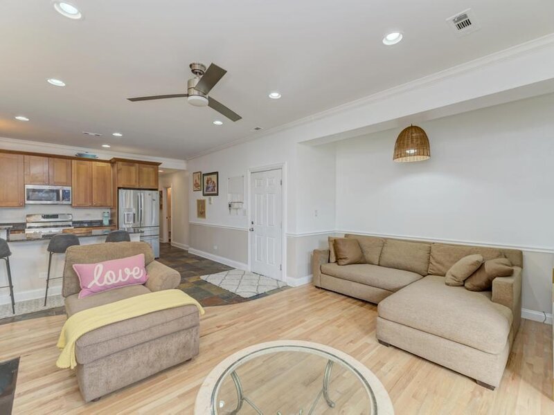 4222 S King Drive Chicago IL 60653