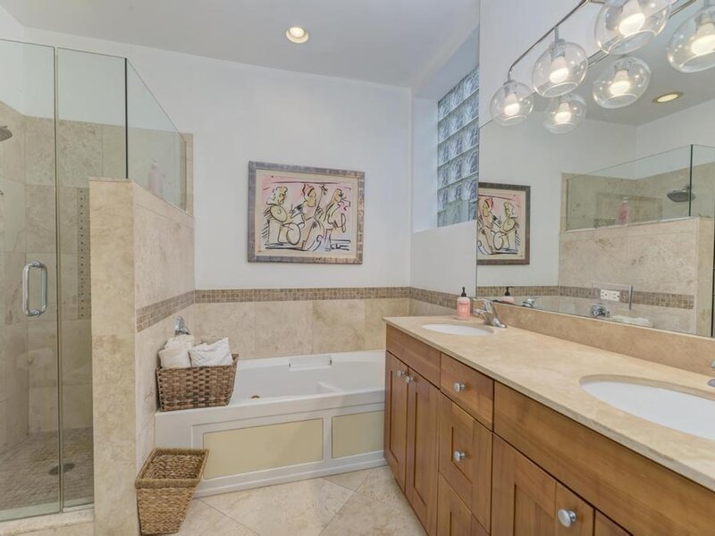 4222 S King Drive Chicago IL 60653