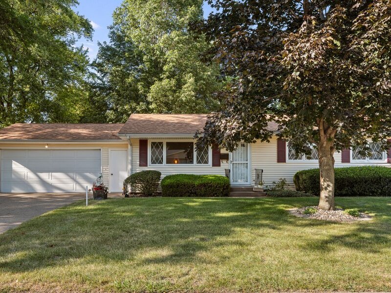 543 40th Avenue East Moline IL 61244