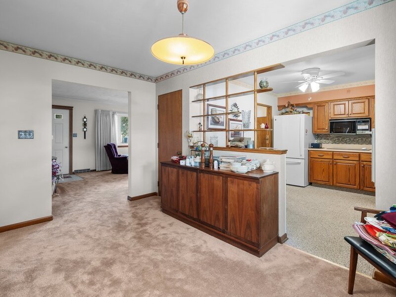 543 40th Avenue East Moline IL 61244