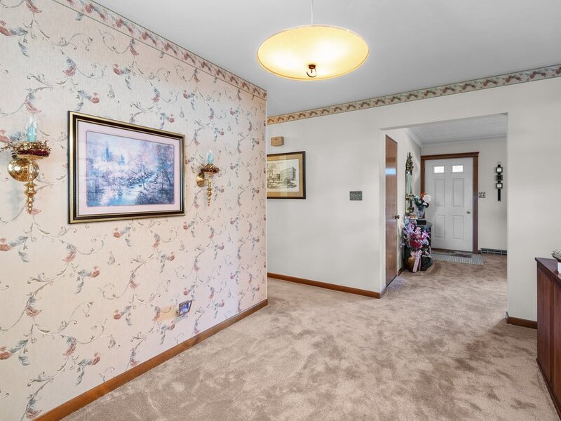 543 40th Avenue East Moline IL 61244