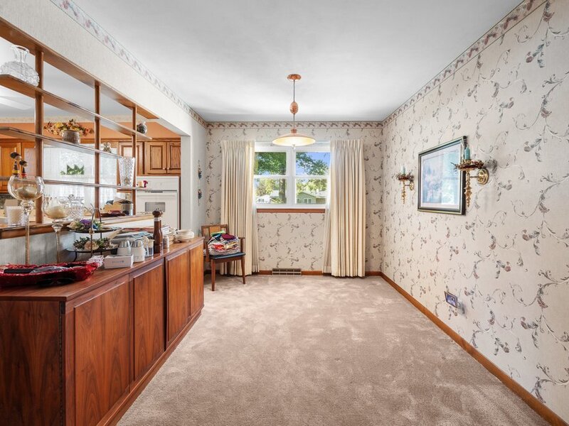 543 40th Avenue East Moline IL 61244