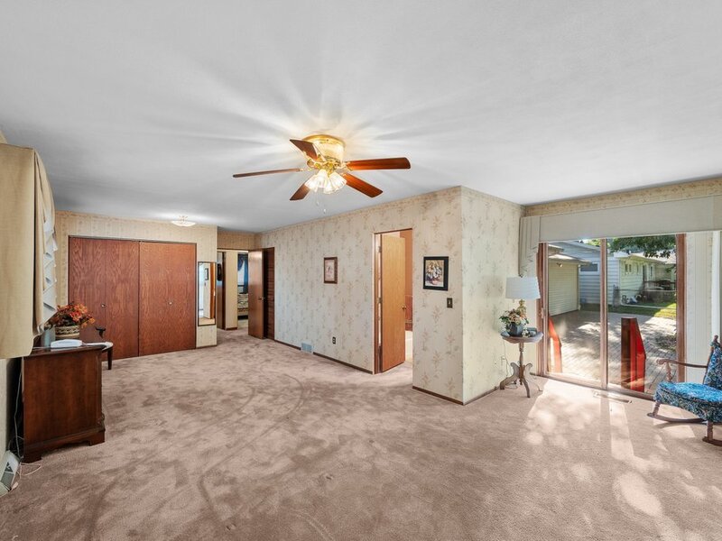 543 40th Avenue East Moline IL 61244
