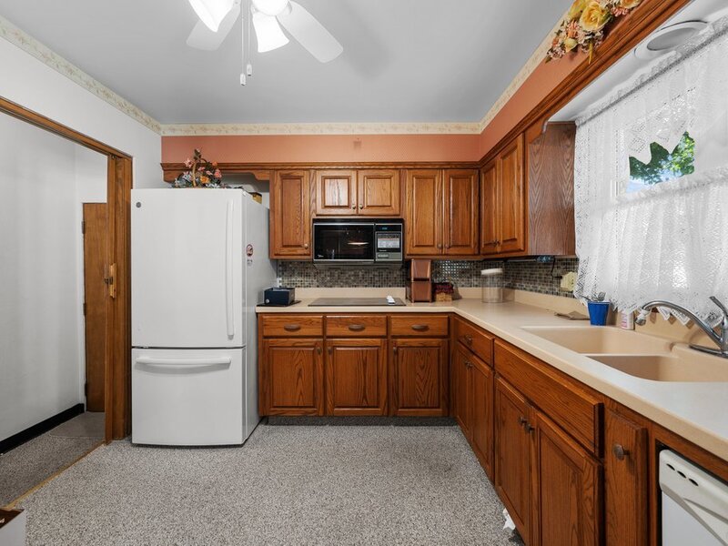 543 40th Avenue East Moline IL 61244