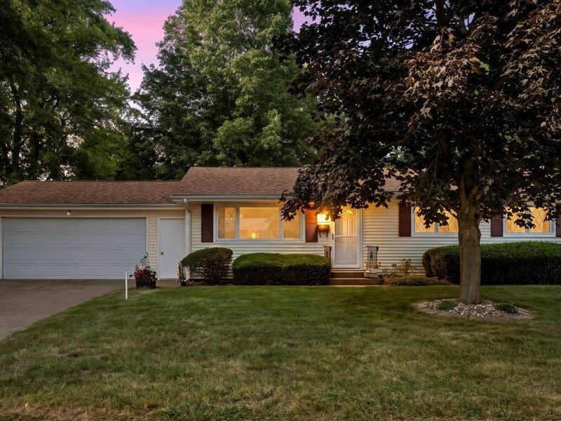 543 40th Avenue East Moline IL 61244