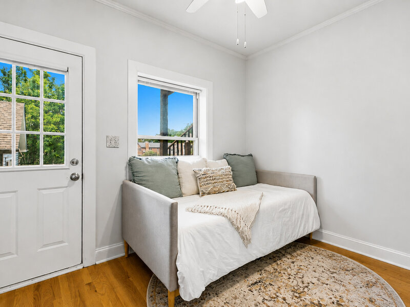 2152 W Ainslie Street Chicago IL 60625