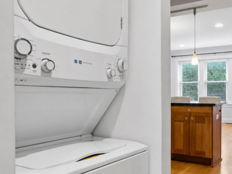2152 W Ainslie Street Chicago IL 60625
