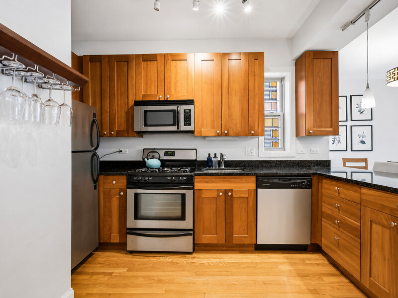 2152 W Ainslie Street Chicago IL 60625