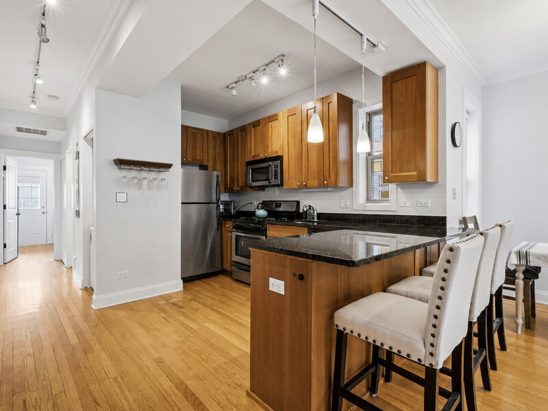 2152 W Ainslie Street Chicago IL 60625