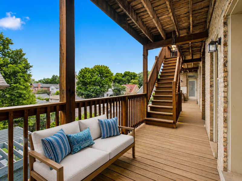 2152 W Ainslie Street Chicago IL 60625