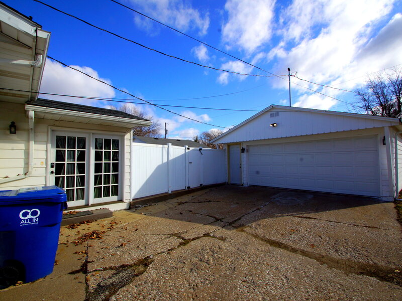 6711 Ridge Drive Davenport IA 52806
