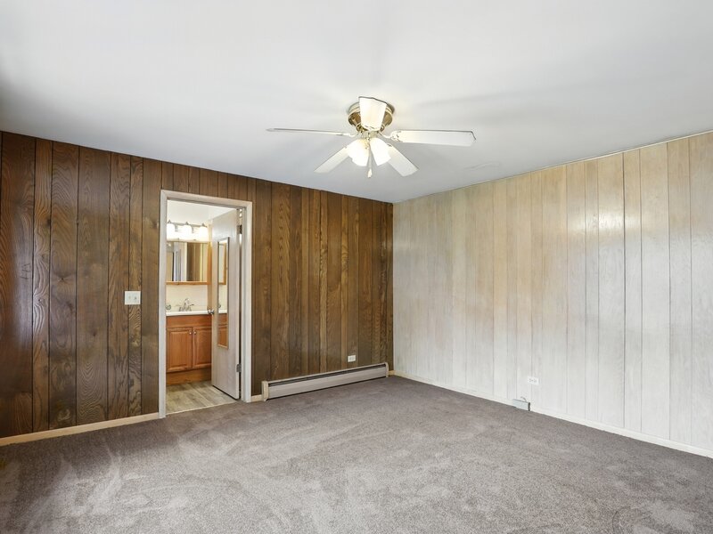 2804 Elim Avenue Zion IL 60099