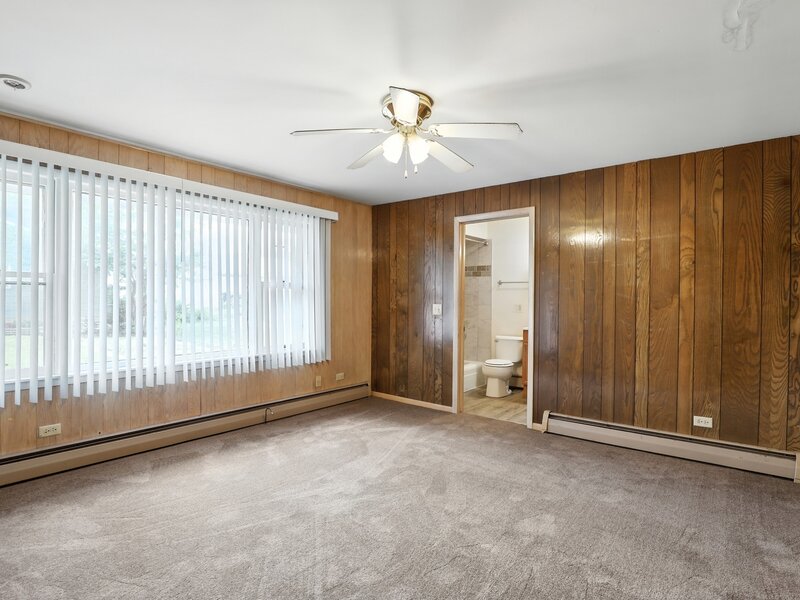 2804 Elim Avenue Zion IL 60099