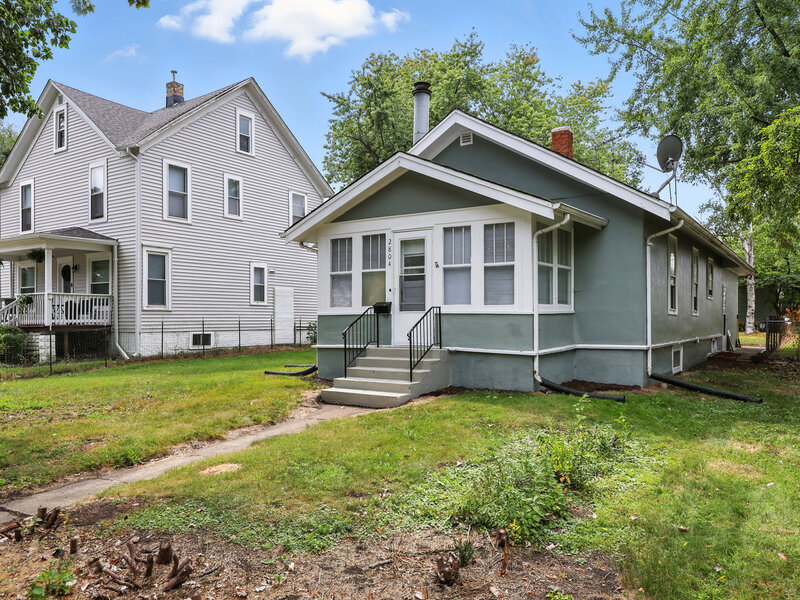 2804 Elim Avenue Zion IL 60099