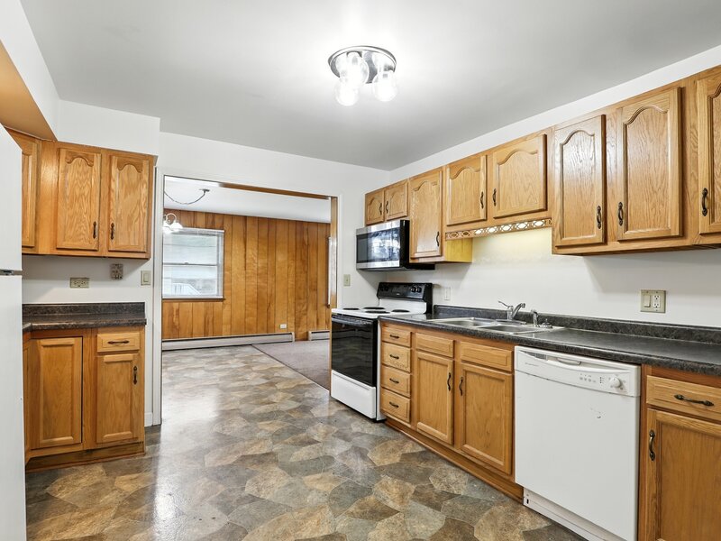 2804 Elim Avenue Zion IL 60099